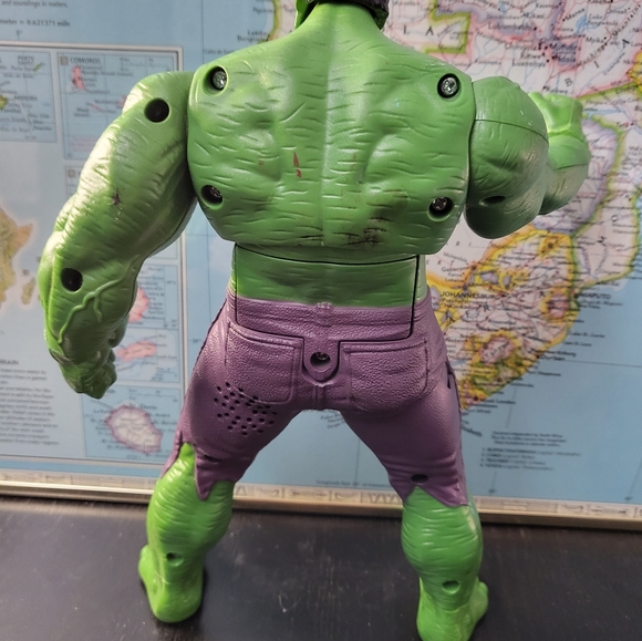 Incredible Hulk Talking Large 10" Action Figure Green Marvel  2012 - Picture 2 of 3
